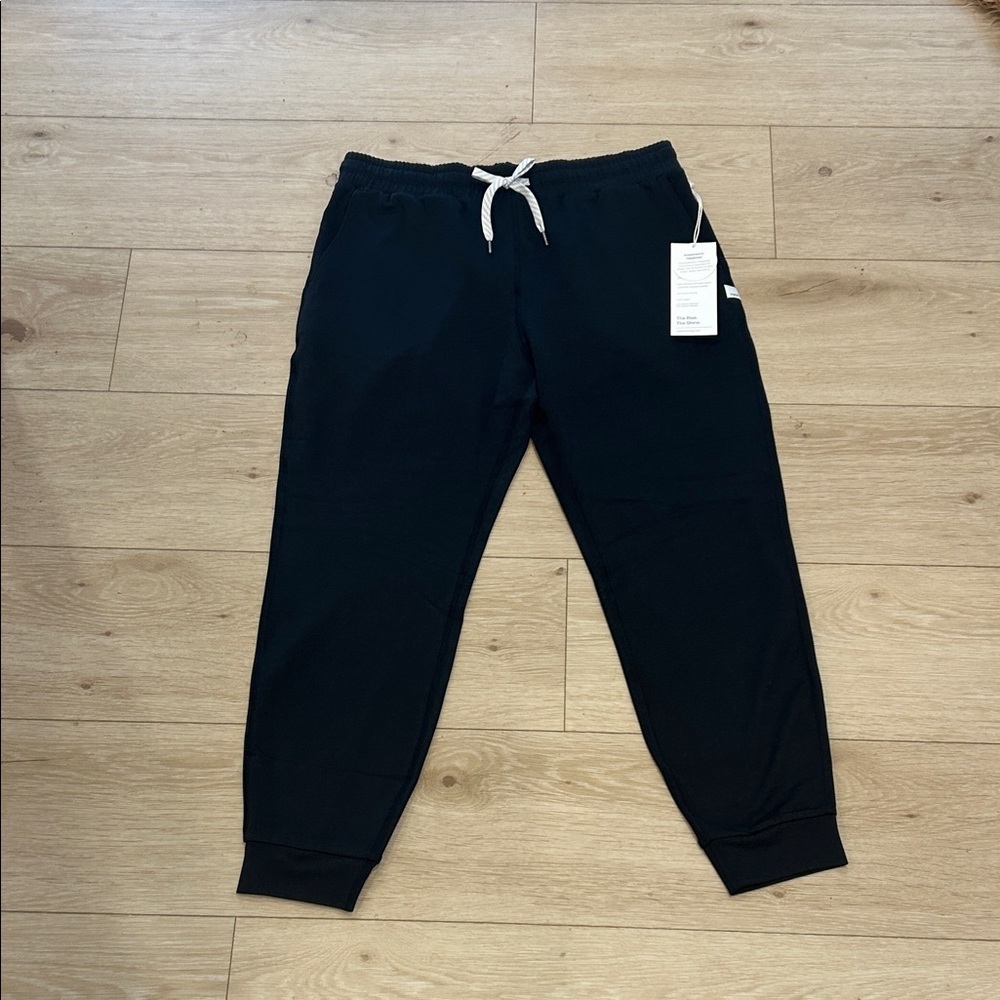 Vuori Women’s Dark Joggers with White Drawstring